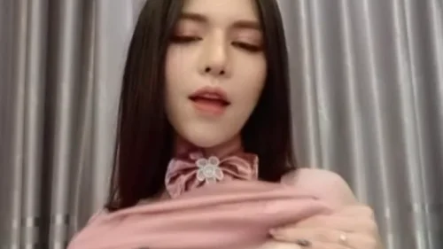 ไลฟ์สด โมนิก้า สาวไทยผิวขาวน่ารักสักลายเซ็กซี่ ช่วยตัวเองในห้องนอนคอนโด แหวกกางเกงในโชว์หีชมพู ใช้นิ้วซอยรูแรงครางเสียว น้ำเงี่ยนไหลเยิ้มเต็มที่