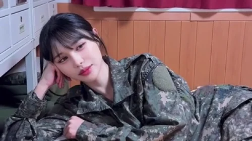 คลิปหลุด Seo Ahn สาวเกาหลีผิวขาวนมใหญ่ เย็ดคาชุดทหารกับแฟน นอนให้ซอยหีเย็ดสดในห้องนอน ครางเสียวลั่นลีลาเงี่ยนจัด โดนกระแทกแรงน้ำเงี่ยนแตกคาหี