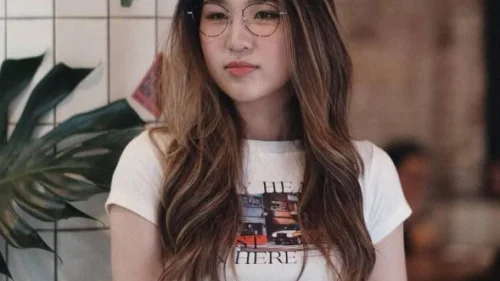 คลิปหลุดนักศึกษาหน้าตาน่ารัก ผิวขาว นมเล็ก เย็ดสดในห้องนอน ซอยหี น้ำแตกใส่หน้า